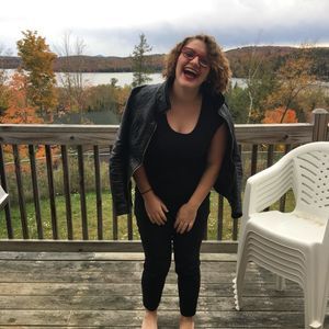 Meet your Posher, Elizabeth